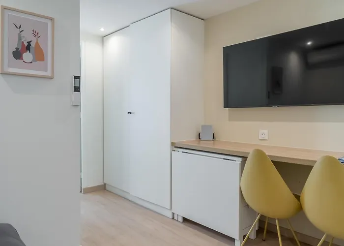 Lavie Maison Parisian Aircon Gem شقة